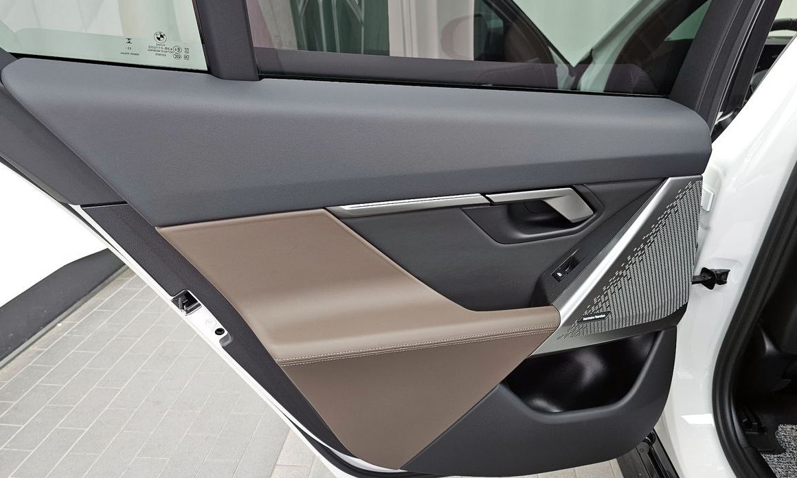 BMW 5-Series 2024