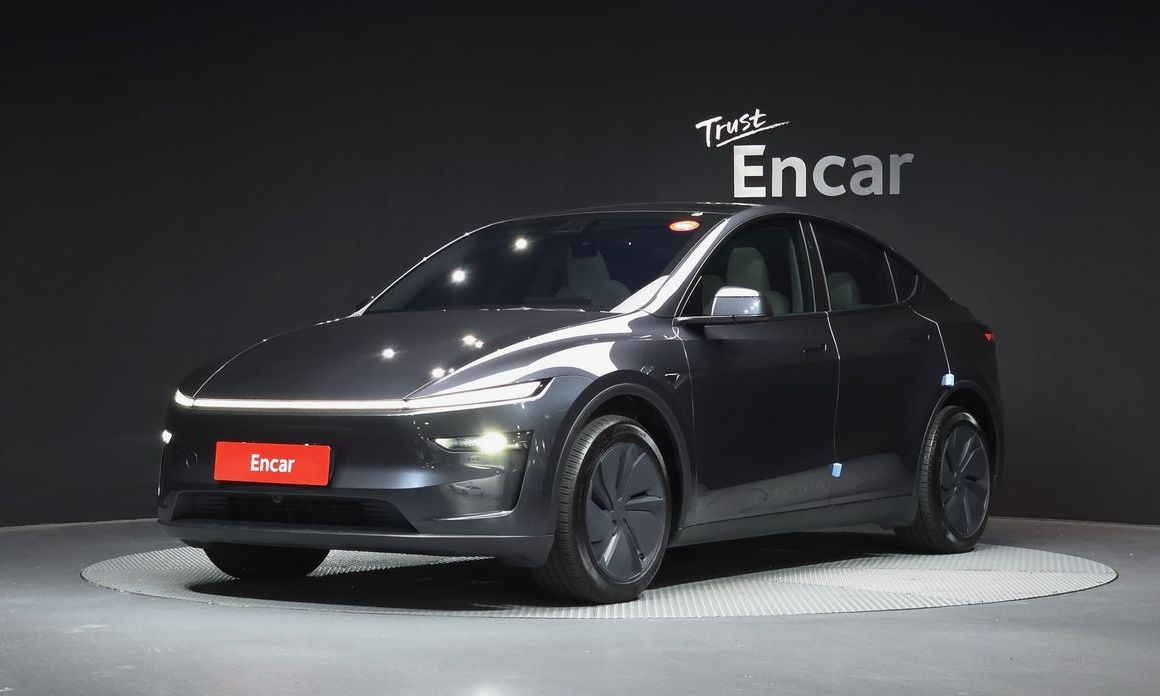 Tesla Model Y 2025