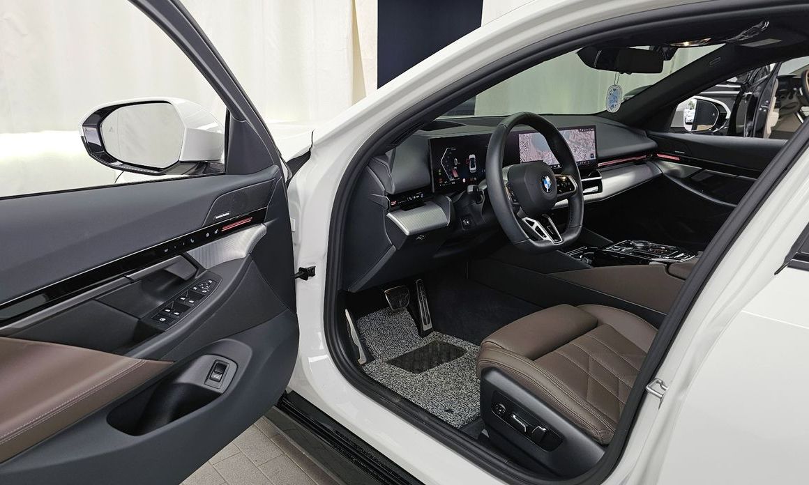 BMW 5-Series 2024