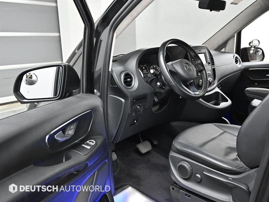 Mercedes-Benz V-Class 2016