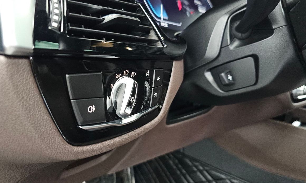 BMW 5-Series 2023
