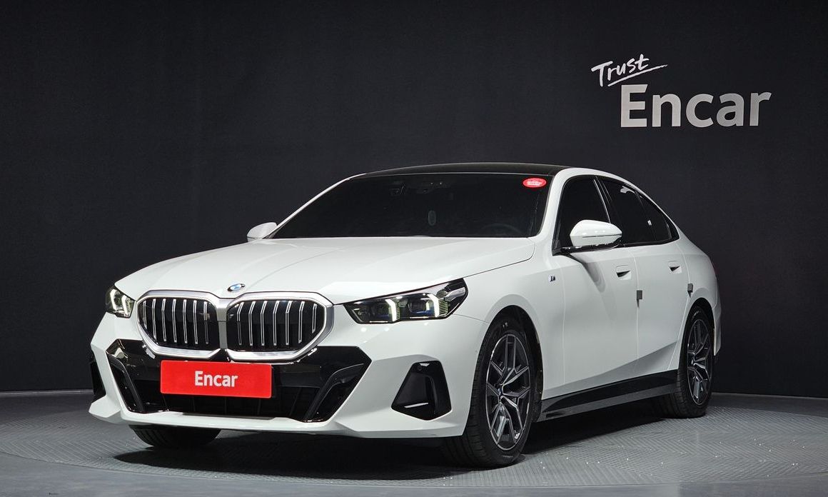 BMW 5-Series 2024