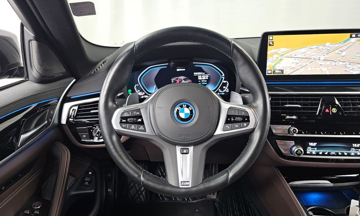 BMW 5-Series 2023