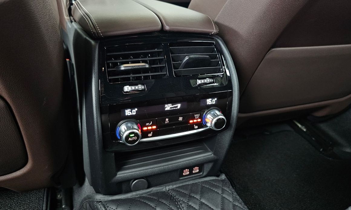 BMW 5-Series 2023