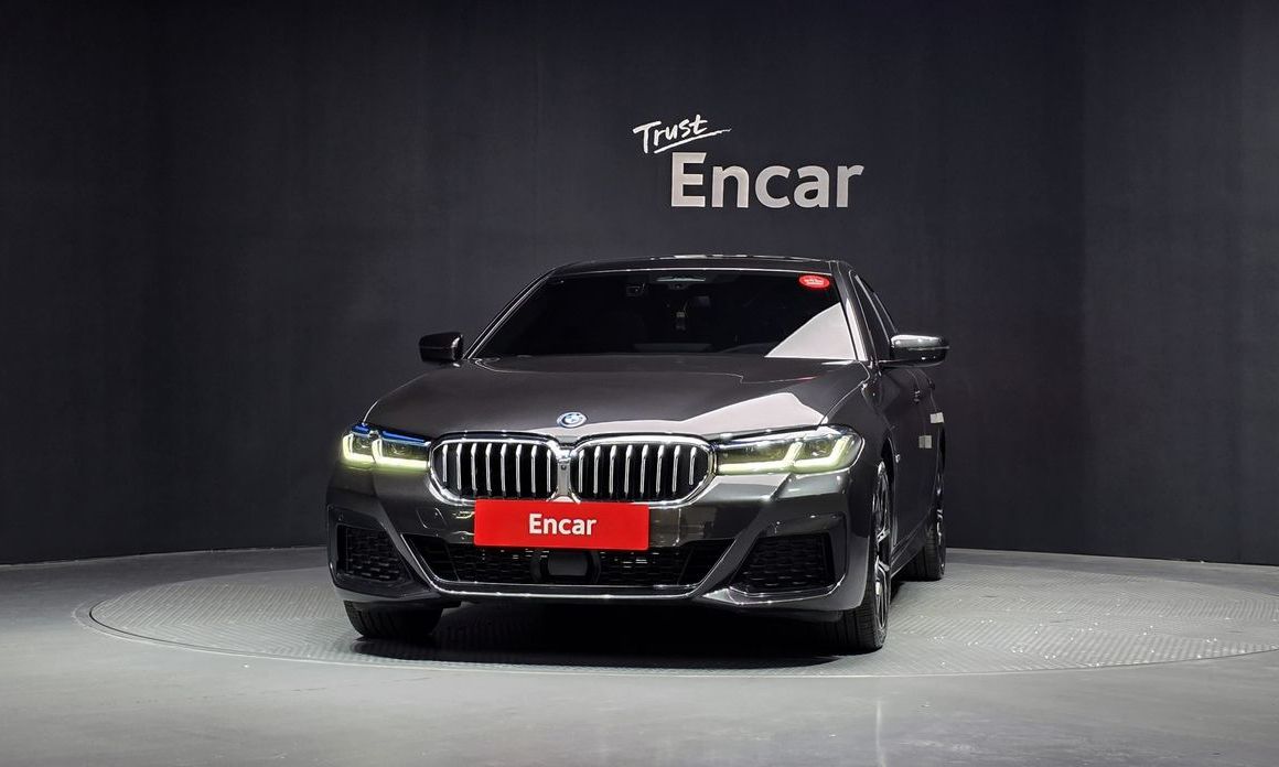 BMW 5-Series 2023