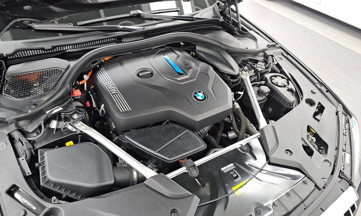 BMW 5-Series 2023