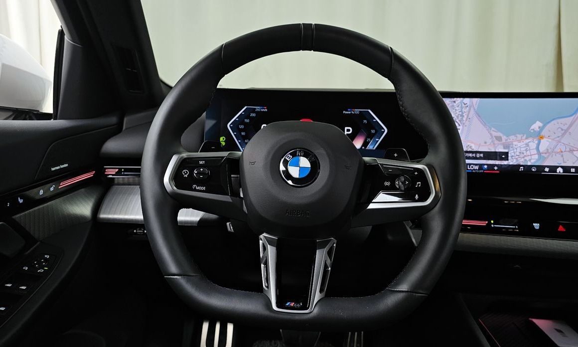 BMW 5-Series 2024