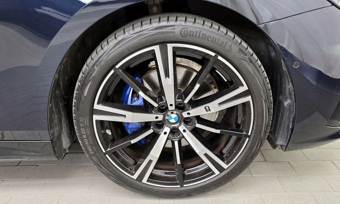 BMW 5-Series 2025
