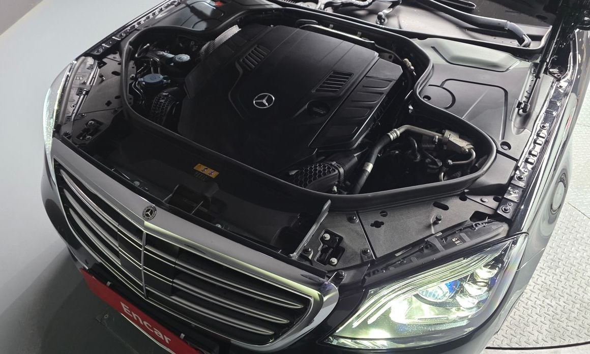 Mercedes-Benz S-Class 2020
