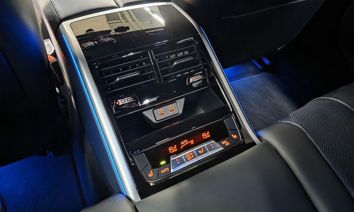 BMW 8-Series 2024