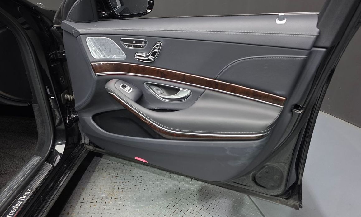 Mercedes-Benz S-Class 2020