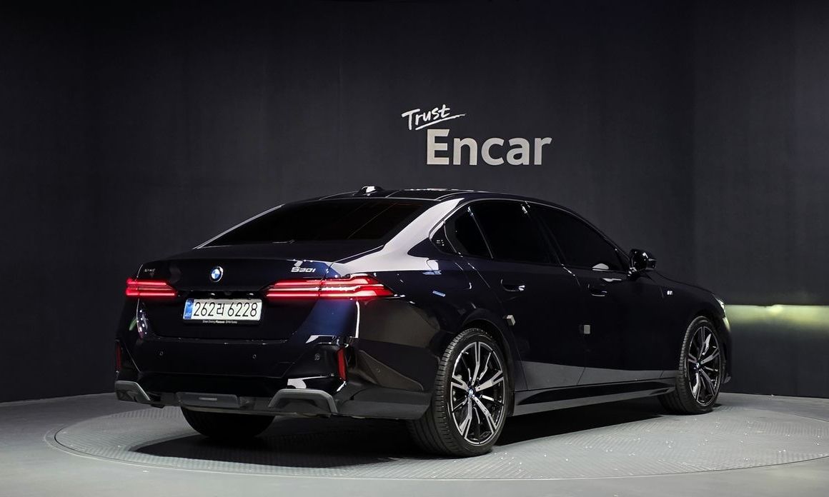 BMW 5-Series 2025