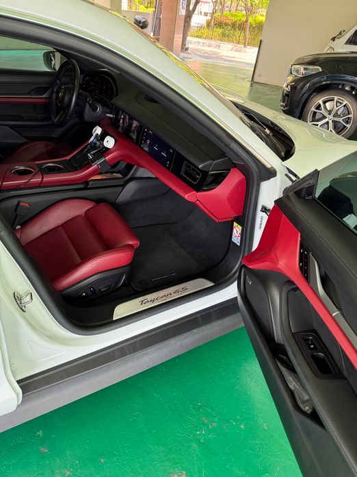 Porsche Taycan 2021