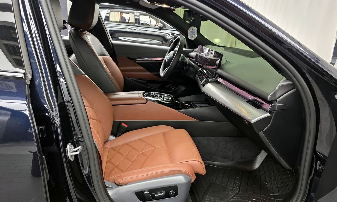 BMW 5-Series 2025