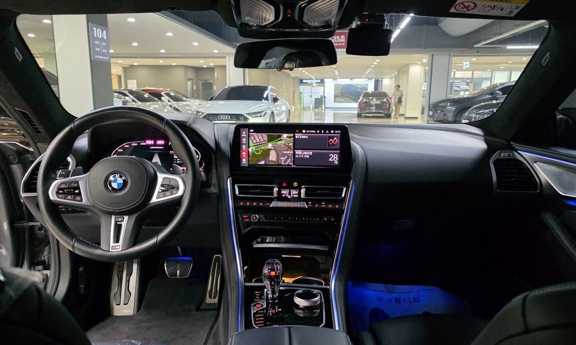 BMW 8-Series 2024