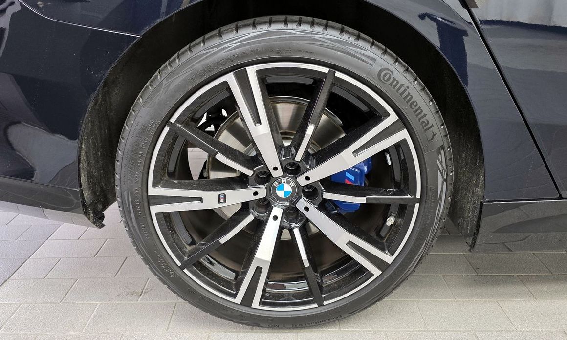 BMW 5-Series 2025