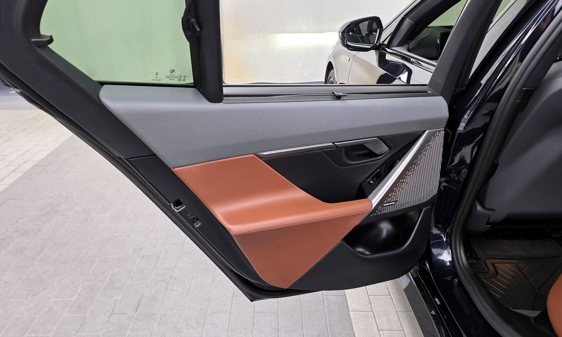 BMW 5-Series 2025