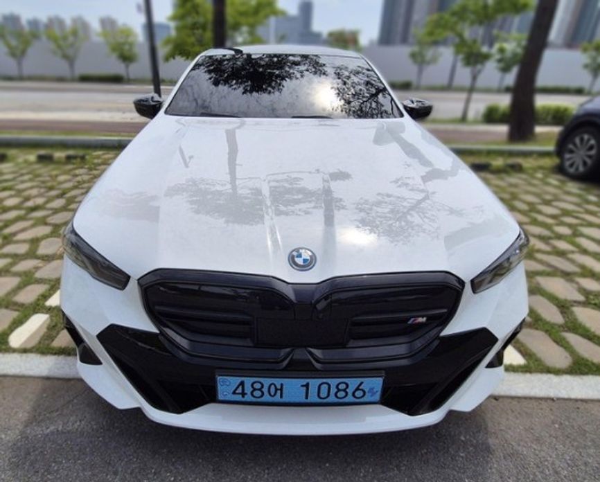 BMW i5 2024