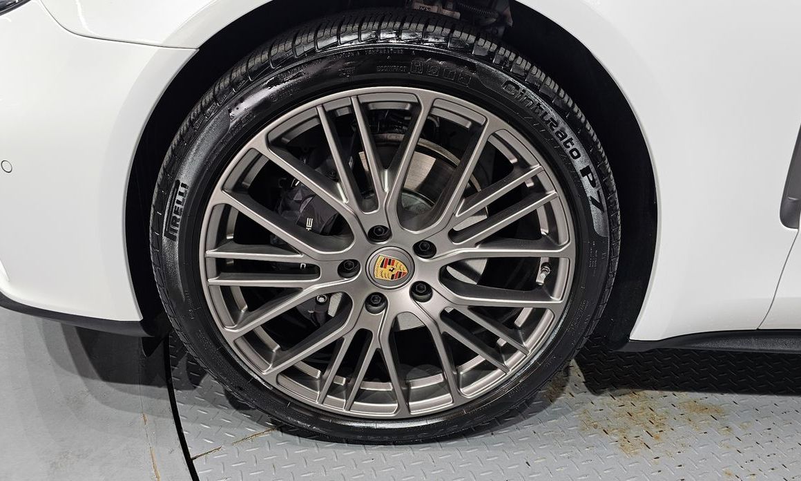 Porsche Panamera 2023