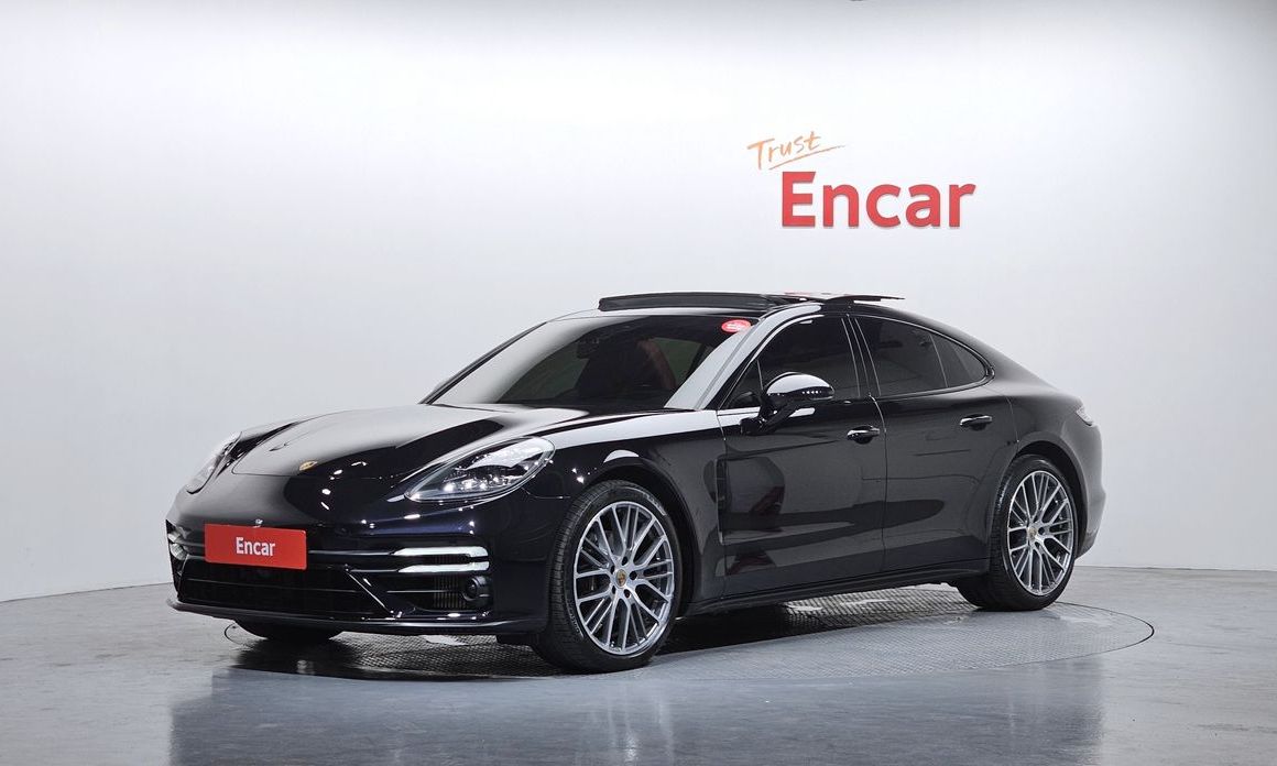 Porsche Panamera 2021