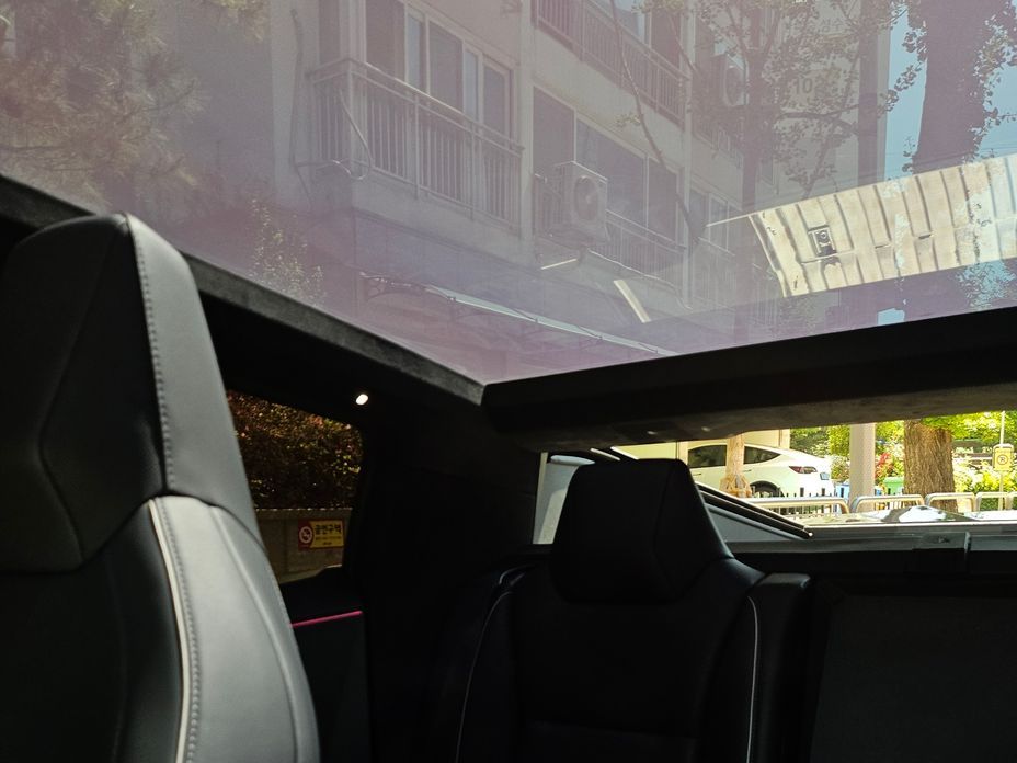 Tesla Cybertruck 2025
