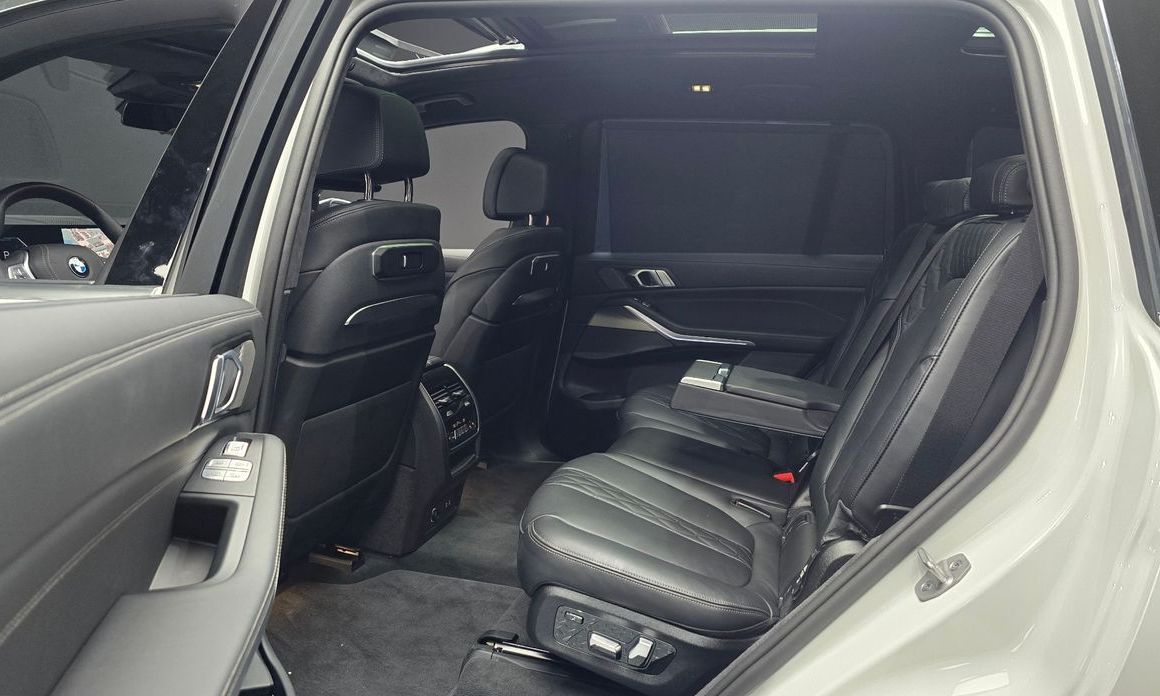 BMW X7 2025