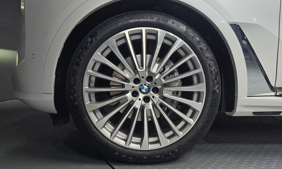 BMW X7 2025