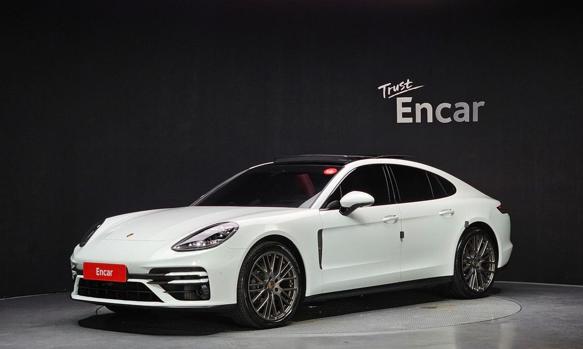 Porsche Panamera 2023