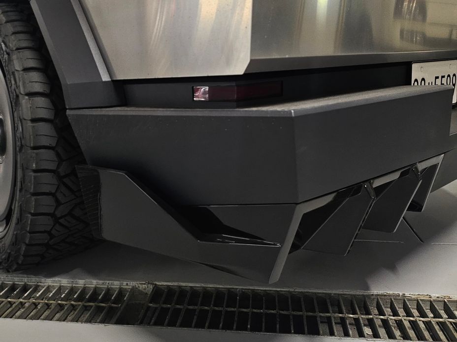 Tesla Cybertruck 2025