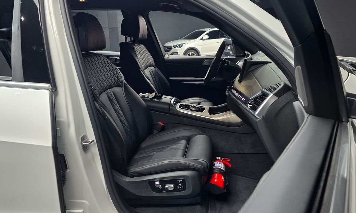 BMW X7 2025