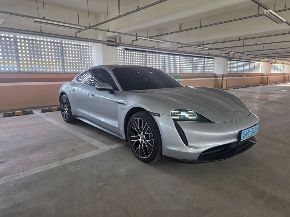 Porsche Taycan 2022