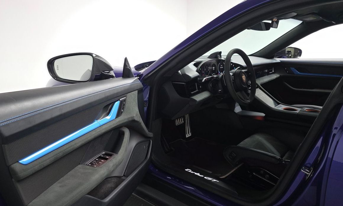 Porsche Taycan 2025