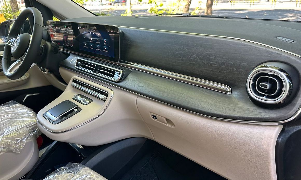 Mercedes-Benz V-Class 2025