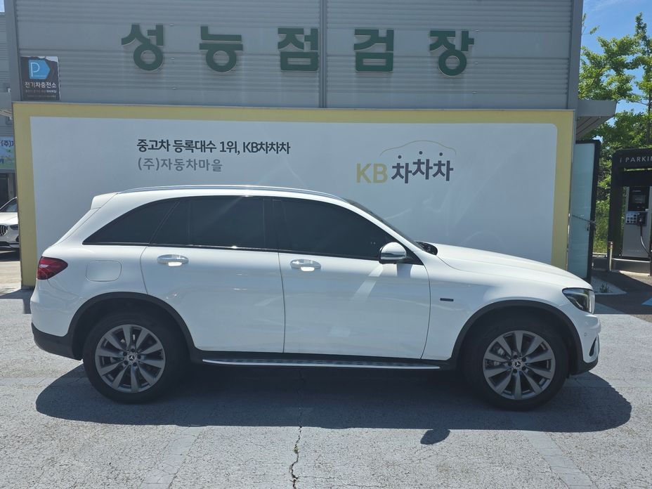 Mercedes-Benz GLC-Class 2019