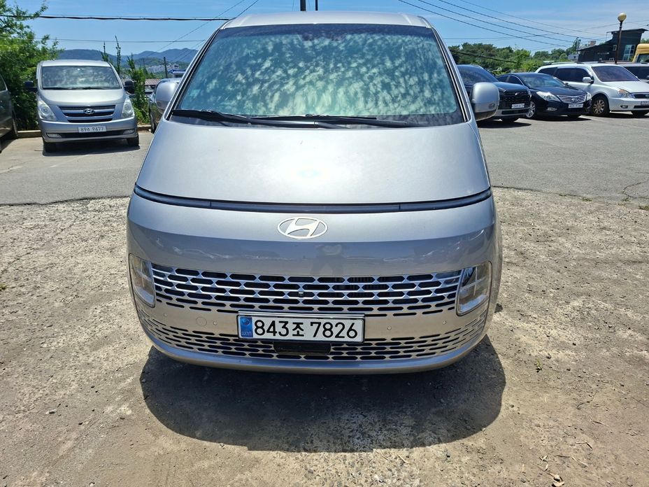 Hyundai Staria 2025