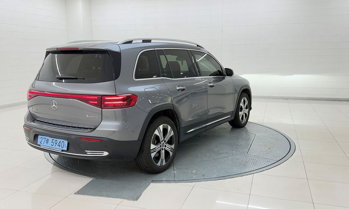 Mercedes-Benz EQB 2026