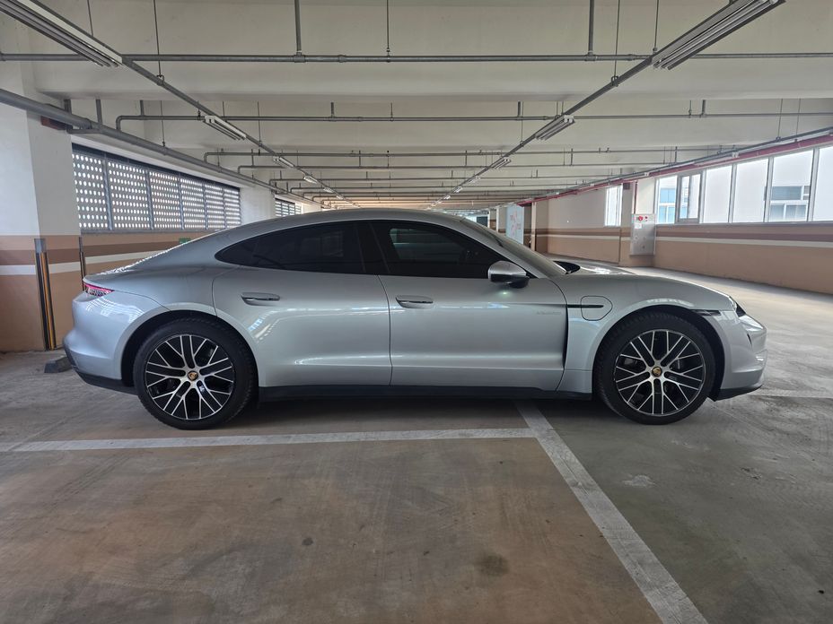 Porsche Taycan 2022