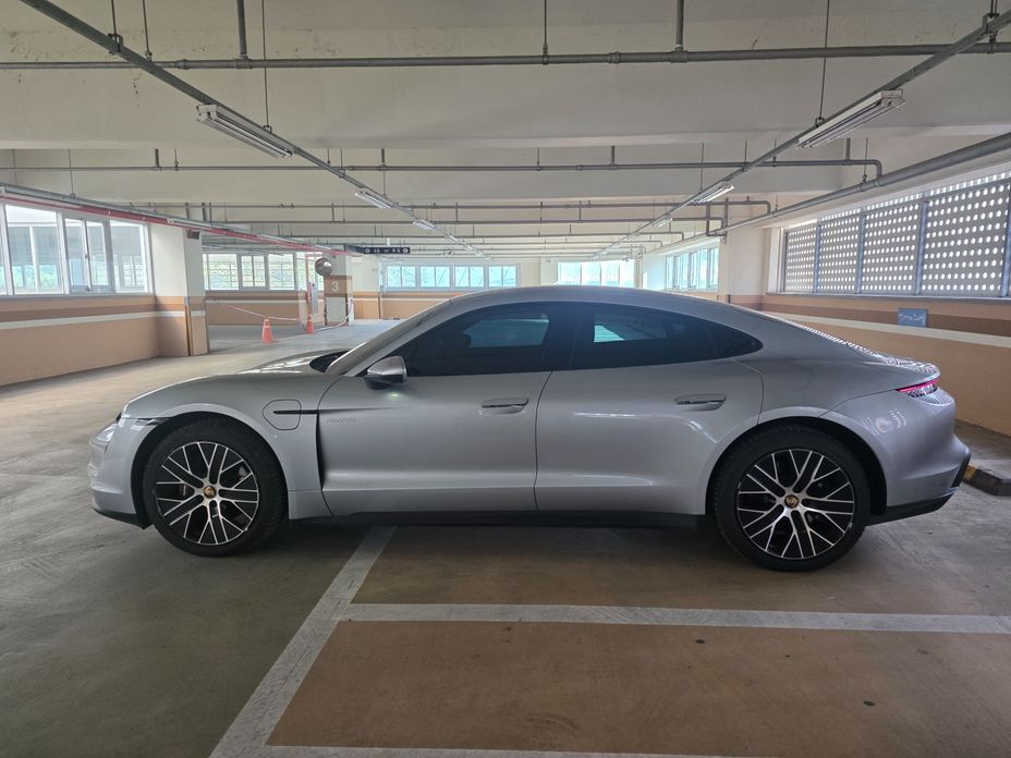 Porsche Taycan 2022