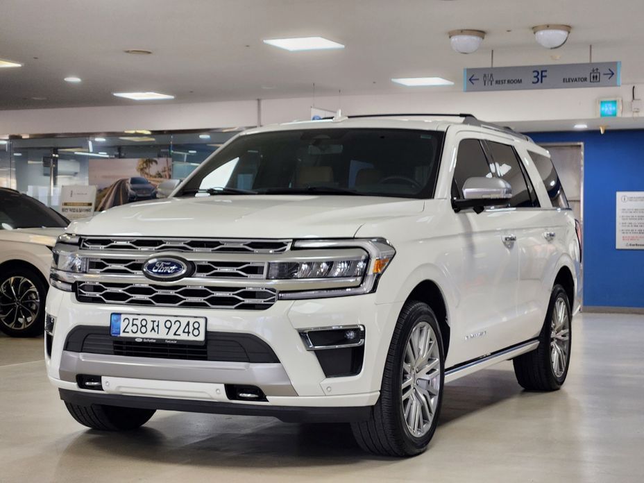 Ford Expedition 2023