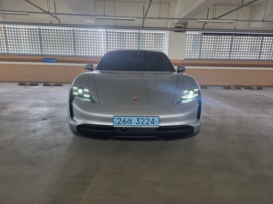 Porsche Taycan 2022