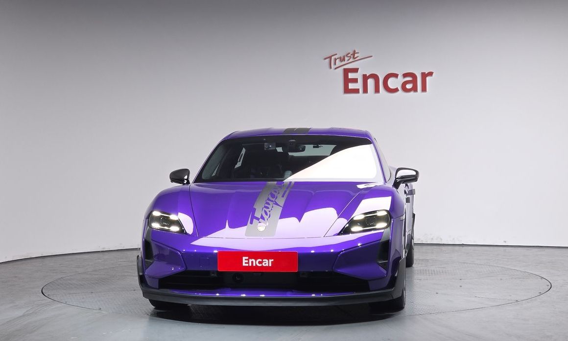 Porsche Taycan 2025