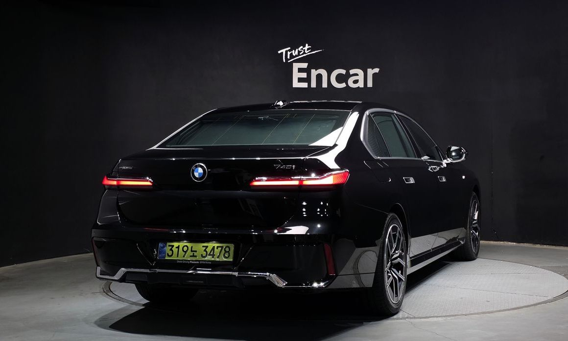 BMW 7-Series 2025