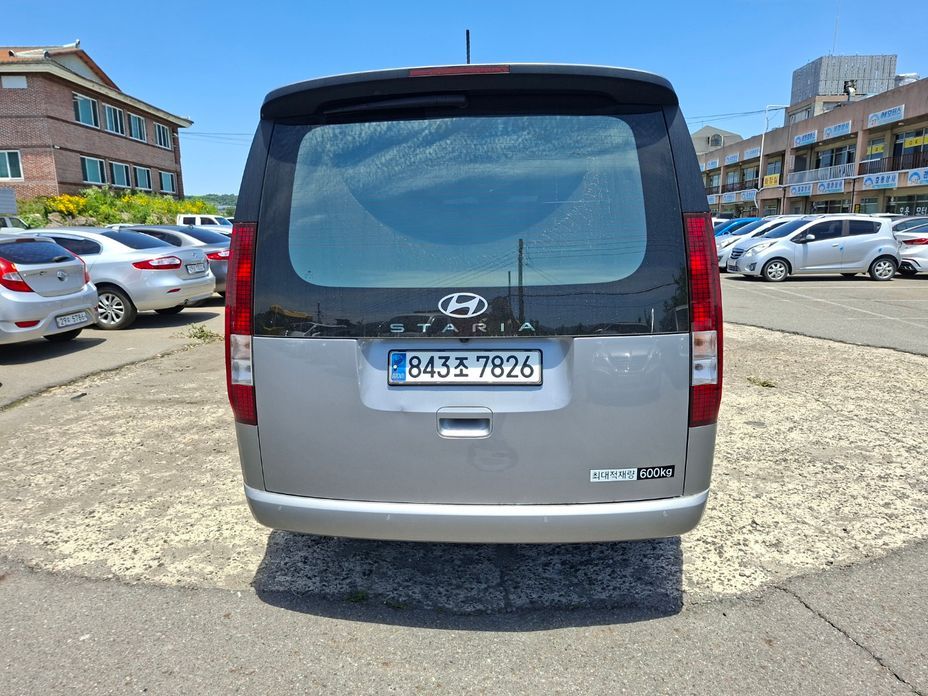 Hyundai Staria 2025