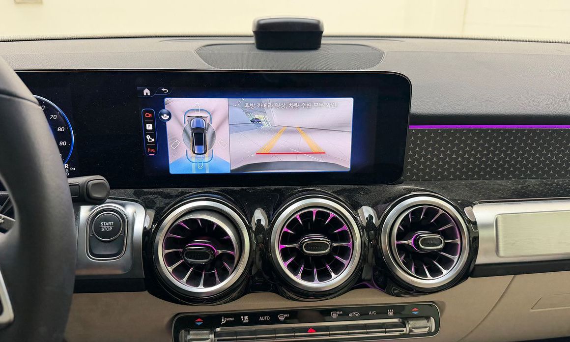 Mercedes-Benz EQB 2026