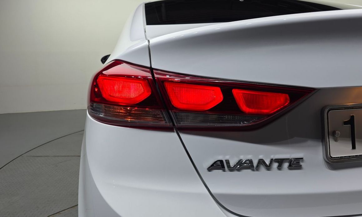 Hyundai AVANTE 2017