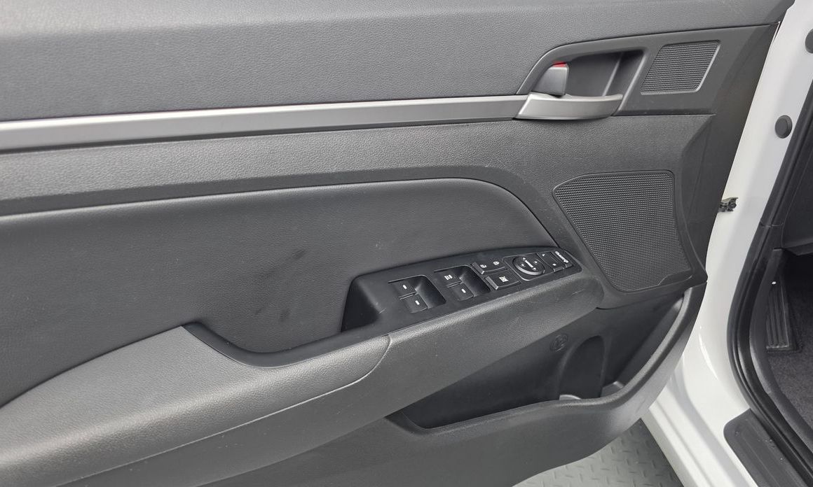 Hyundai AVANTE 2017