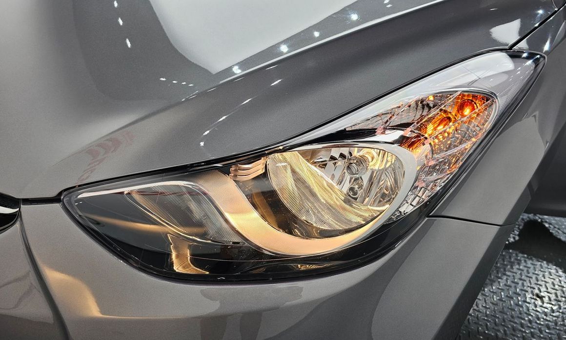 Hyundai AVANTE 2012