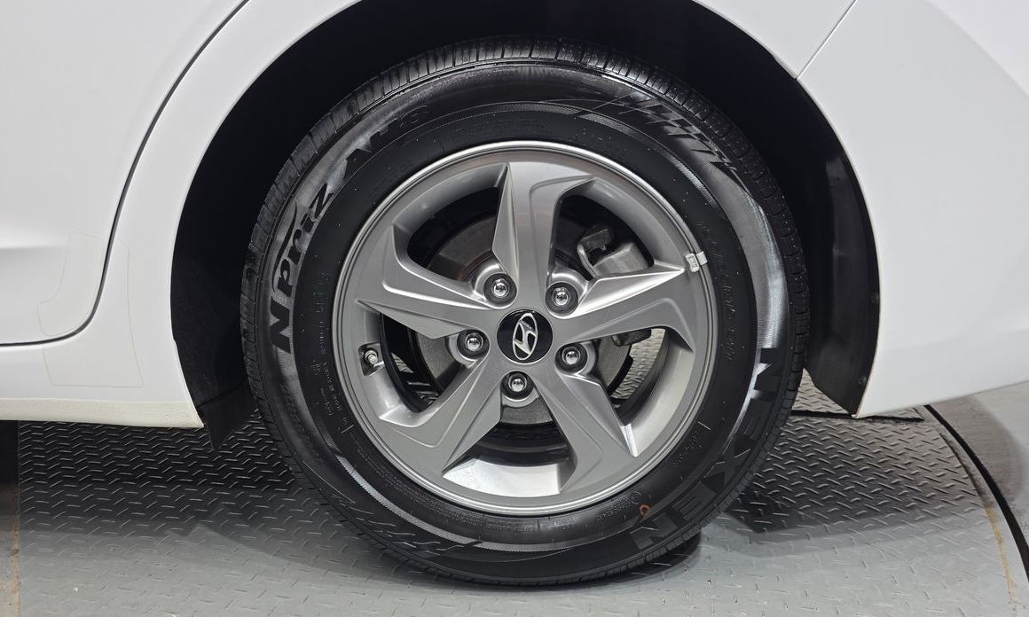 Hyundai AVANTE 2017