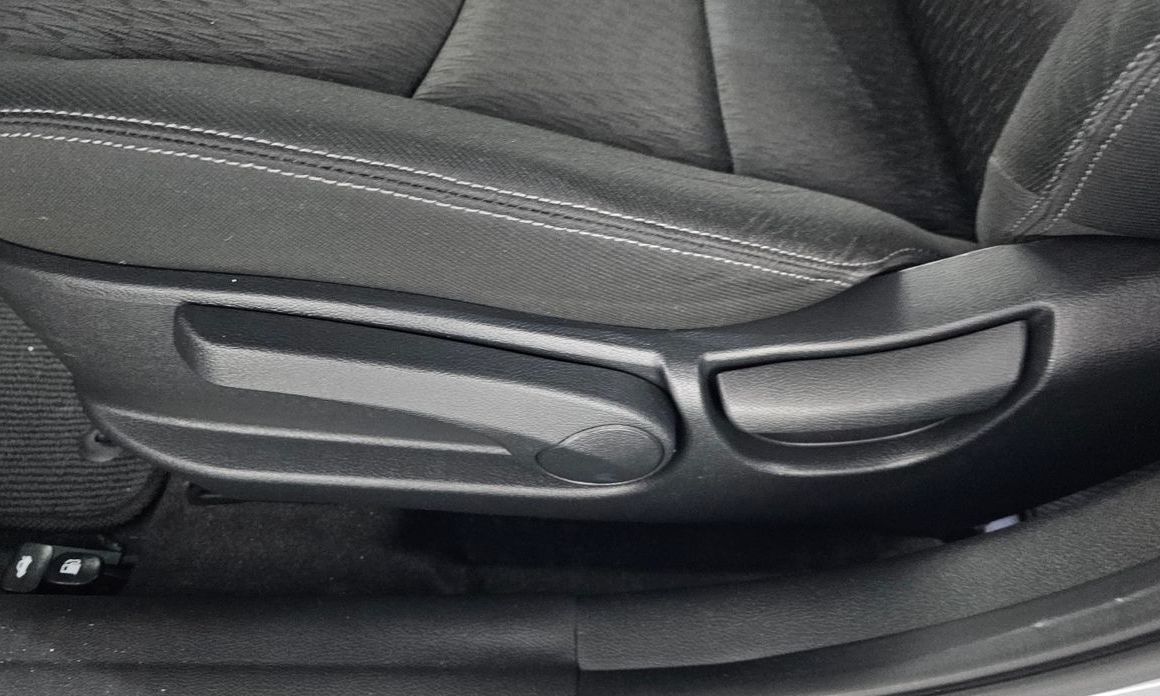 Hyundai AVANTE 2012