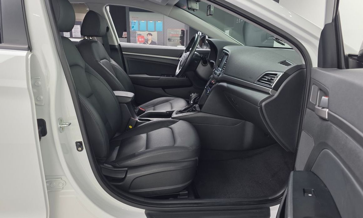 Hyundai AVANTE 2017